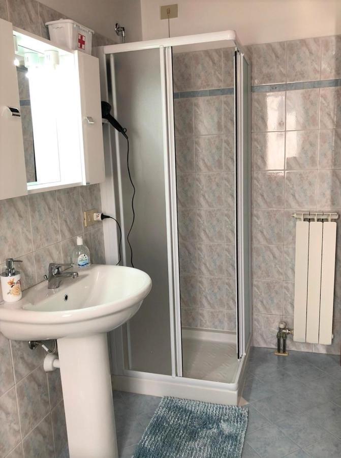 Oasi Di Paradiso - Comfy Private Apartment On Ground Floor With Terrace 代森扎诺-德尔加达 外观 照片